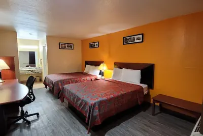 Photo 4 - La Vista Motel