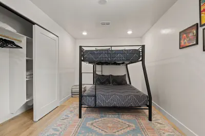 Photo 5 - Modern Mesa