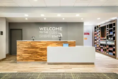 Photo 4 - Hampton Inn Fort Myers Downtown