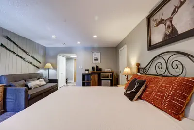 Photo 2 - Cm321h Copper Mtn Inn Hotel Room by RedAwning