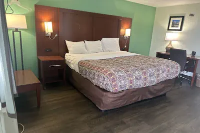 Photo 2 - Hillcrest Motel By OYO Aurora IN Near Lawrenceburg