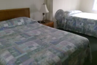 Photo 4 - Village Green Motel