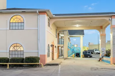 Photo 2 - Executive Inn & Suites Lufkin US 59