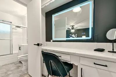 Photo 3 - CityPlace bnb