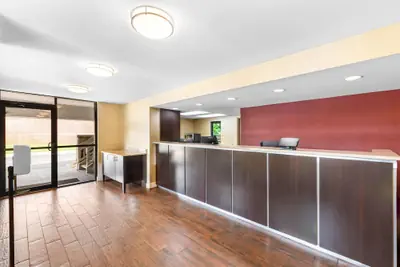 Photo 5 - Econo Lodge Charlotte Airport