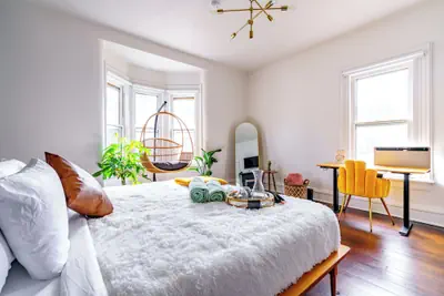 Photo 5 - Jungle House Luxury Stays - Downtown Chillicothe