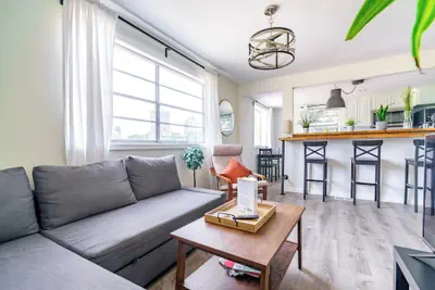 Photo 2 - Jungle House Modern Lofts – Arena District & Short North