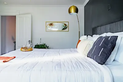 Photo 3 - Jungle House Luxury Stays - Downtown Columbus & Short North