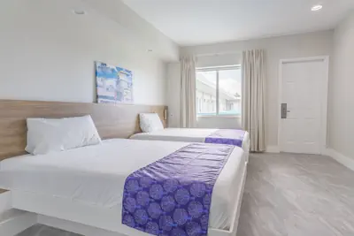 Photo 3 - The Biscayne Hotel