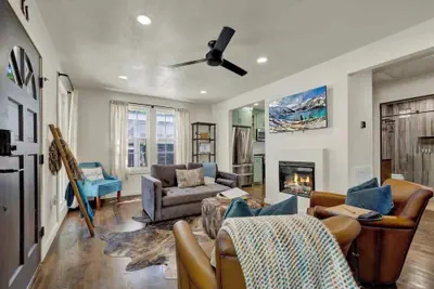 Photo 2 - Southern Charm - Near Main With Hot Tub