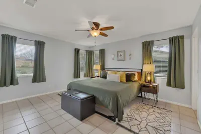Photo 3 - Huge Luxury Home With Hot Tub and Sauna - 2 mi to Dwntn