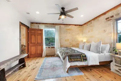 Photo 4 - Luxury Home With Fire Pit & Hill Country Views