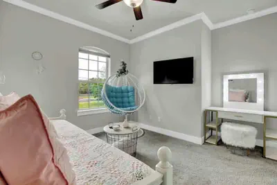 Photo 5 - Stunning Luxury Home on Lake Lbj!