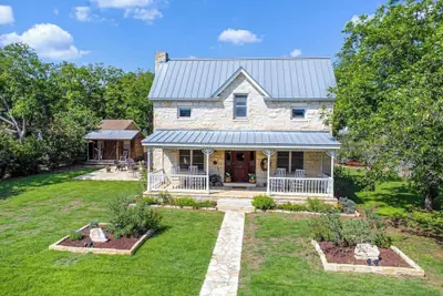 Photo 2 - Texas Charm Texana - 15 min Walk to Main