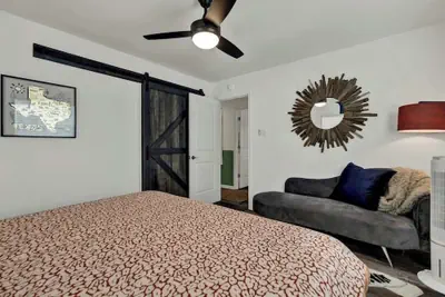 Photo 3 - Eclectic Fun Haus With Hot Tub - 3 Min Drive to Main