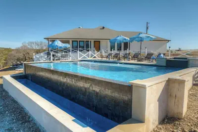 Photo 2 - Hilltop Lux Haus With Infinitypool-hottub-pooltable