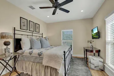 Photo 3 - Luxury Ranch W/pool-hot Tub-near Fred!