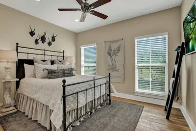 Photo 4 - Luxury Ranch W/pool-hot Tub-near Fred!