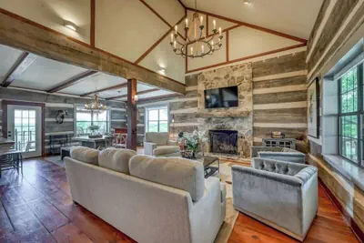 Photo 2 - Luxury 23-acre Ranch With Hottub Near Alamosprings