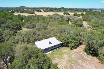 Photo 2 - Stunninghome on The Blanco River