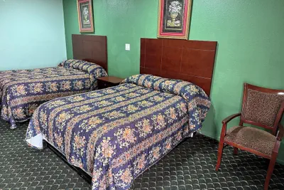 Photo 5 - Roadside Inn