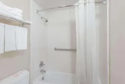 Photo 5 - Tri City Inn