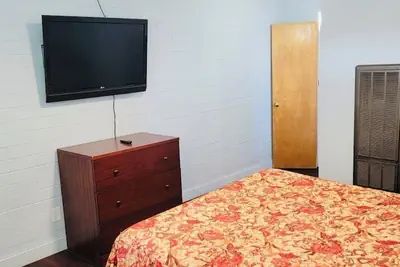 Photo 3 - Wiebe Motel