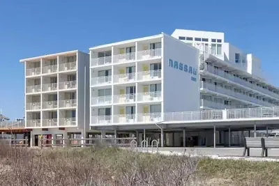 Photo 2 - Nassau Inn Beachfront