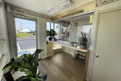Photo 3 - Royal Inn Motel