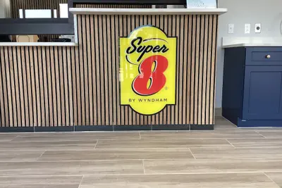 Photo 5 - Super 8 By Wyndham Baltimore Northwest