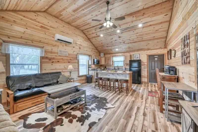 Photo 2 - Rustic Cabin With Firepit and Grill - 10 Mins to Main St