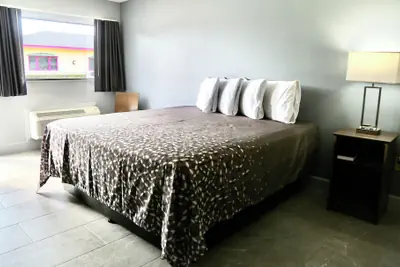 Photo 5 - Home Inn & Suites Orlando-Apopka