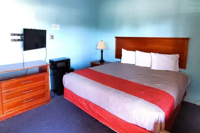 Photo 4 - Holiday Host Motel & RV Park