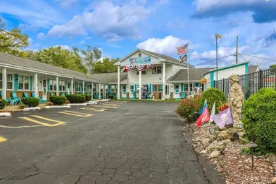Photo 2 - Riviera Motel Erie
