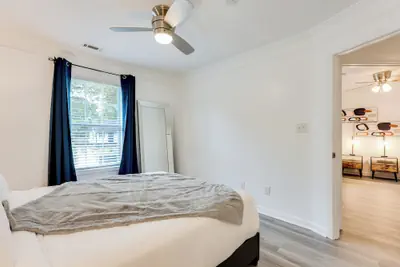 Photo 2 - Elegant Atlanta Home - Self Check-in