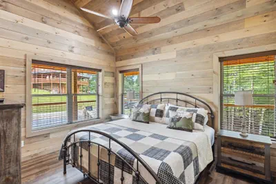 Photo 3 - Antler Ridge 3 Bedroom Cabin by RedAwning