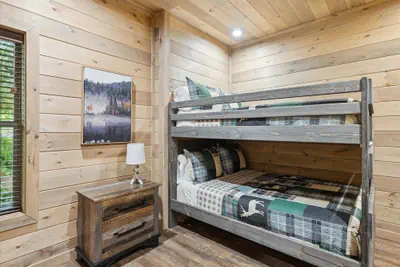Photo 5 - Antler Ridge 3 Bedroom Cabin by RedAwning