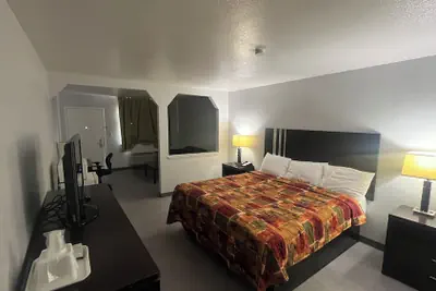 Photo 4 - Atria Inn & Suites