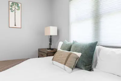 Photo 3 - Zander Haus 3 Bedroom Home by RedAwning