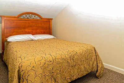 Photo 3 - Parkers Motel