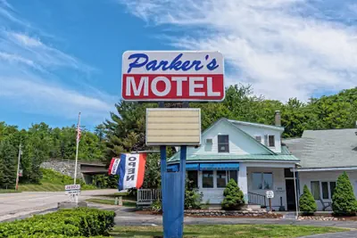 Photo 2 - Parkers Motel