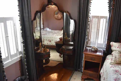 Photo 2 - Silsbee's by Daniels House