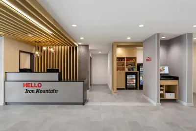 Photo 3 - Towneplace Suites by Marriott Iron Mountain