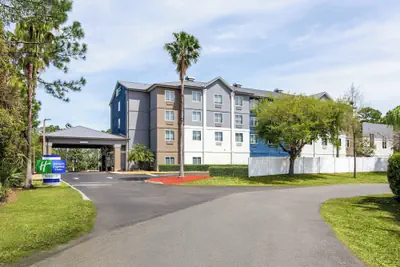 Photo 2 - Holiday Inn Express & Suites Ormond Beach - North Daytona by IHG
