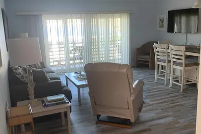 Photo 2 - Bayside Retreat in Manasota Key
