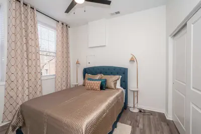 Photo 5 - Covington Charm 202