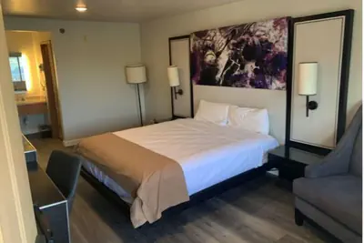Photo 5 - GO2 Inn & Suites by Relianse