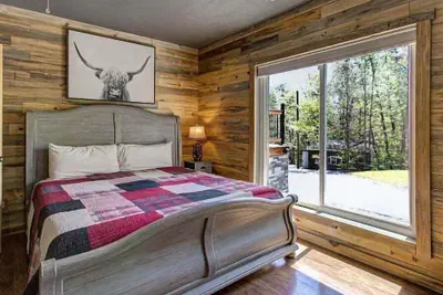 Photo 3 - Rustic Hideaway!