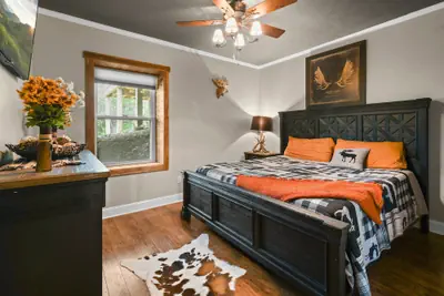 Photo 5 - Rustic Hideaway!