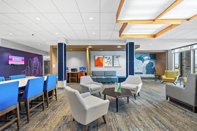 Photo 3 - Holiday Inn Express & Suites Marinette by IHG